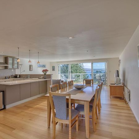 Quarterdeck Apartment Binalong Bay Экстерьер фото