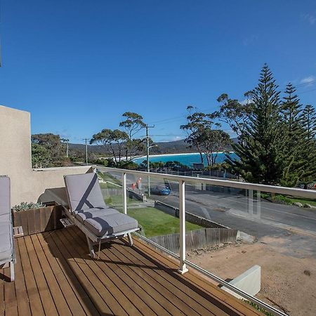 Quarterdeck Apartment Binalong Bay Экстерьер фото