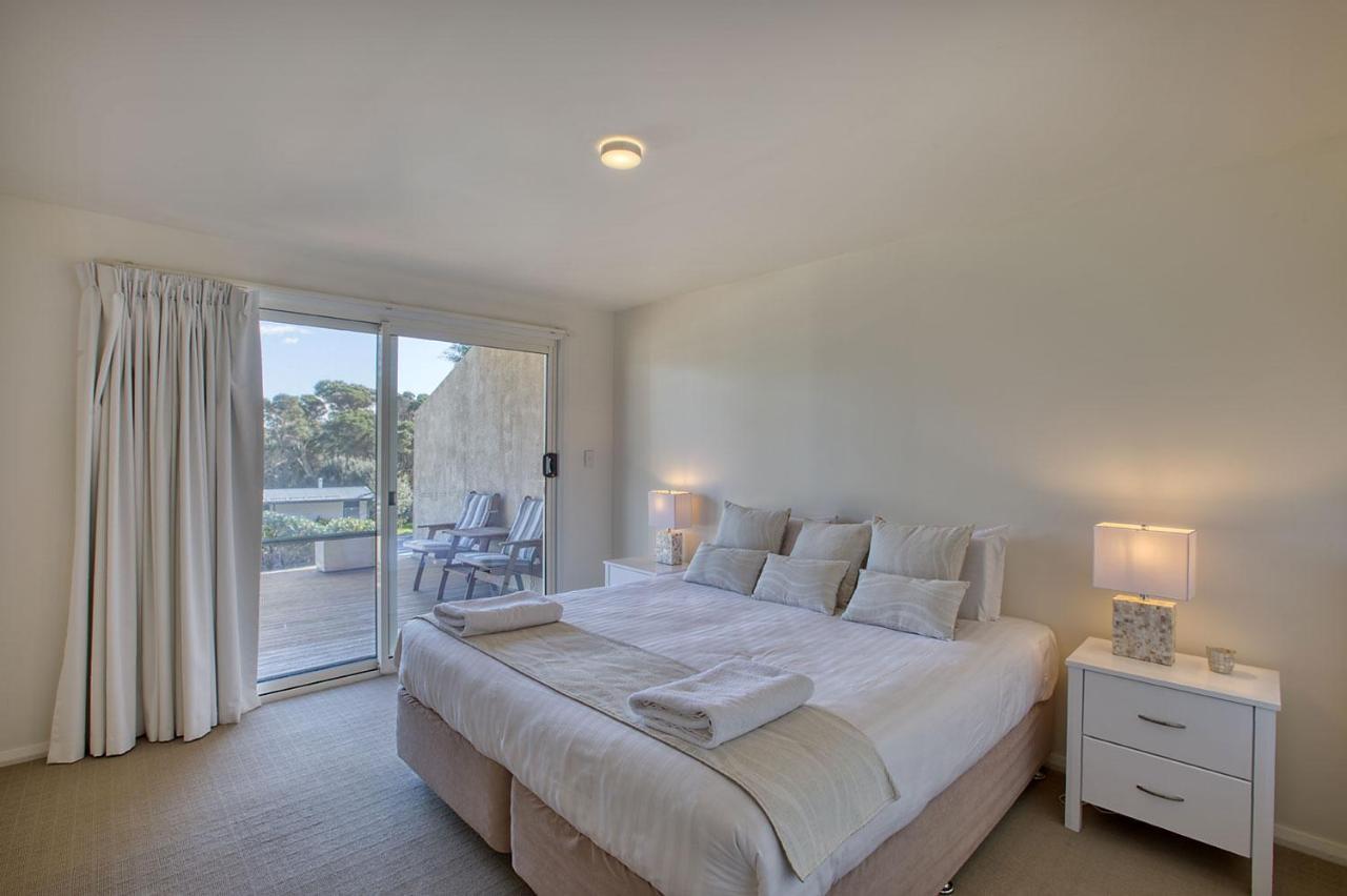 Quarterdeck Apartment Binalong Bay Экстерьер фото