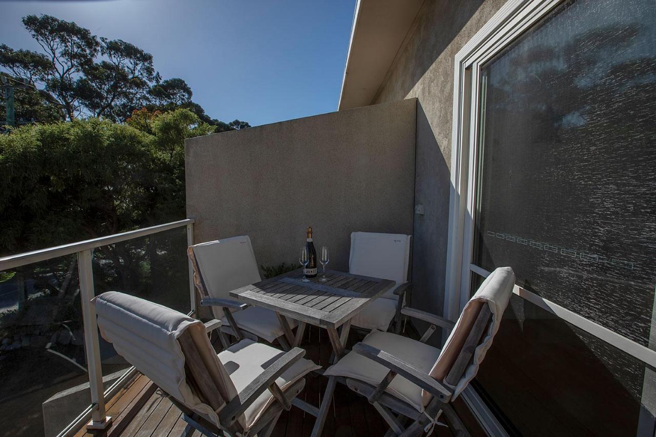 Quarterdeck Apartment Binalong Bay Экстерьер фото