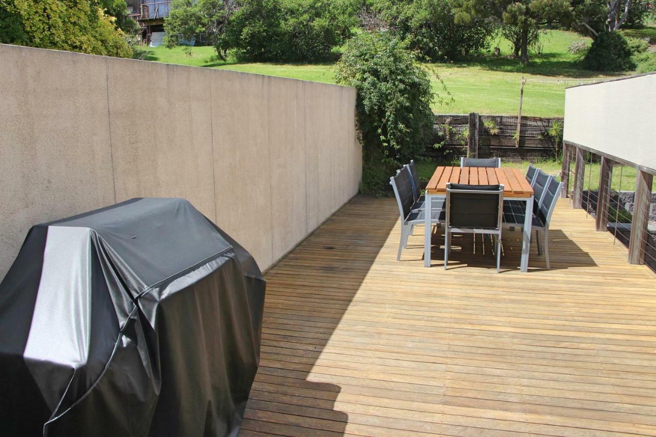 Quarterdeck Apartment Binalong Bay Экстерьер фото